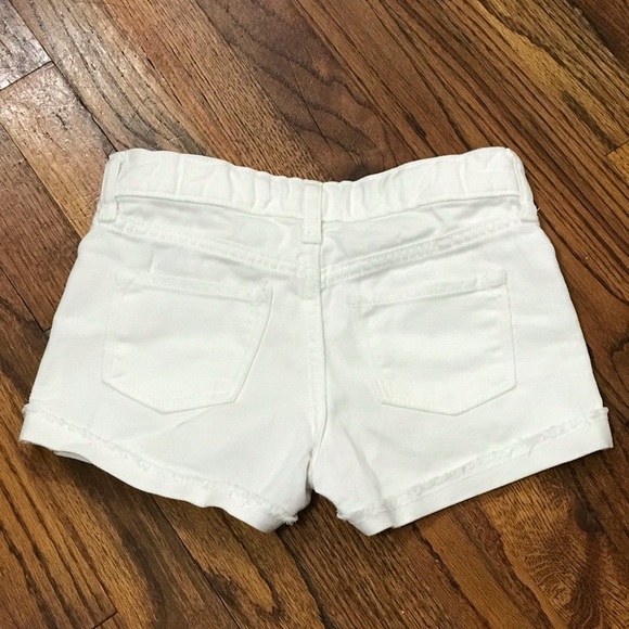 Old Navy White Denim Jean Shorts 
Small 6 / 7 Girls 
Elastic Adjustable Waist - Picture 4 of 11